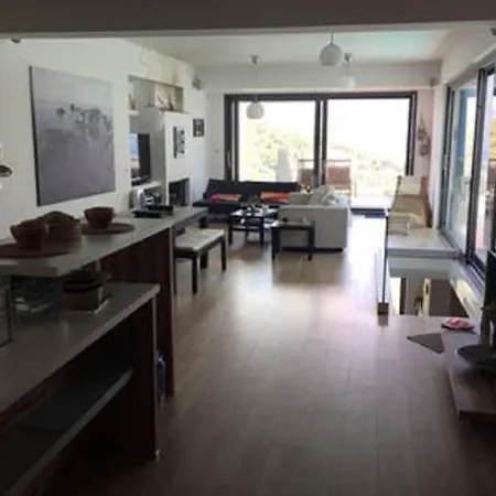 Luxurius With Sea View * Corinto